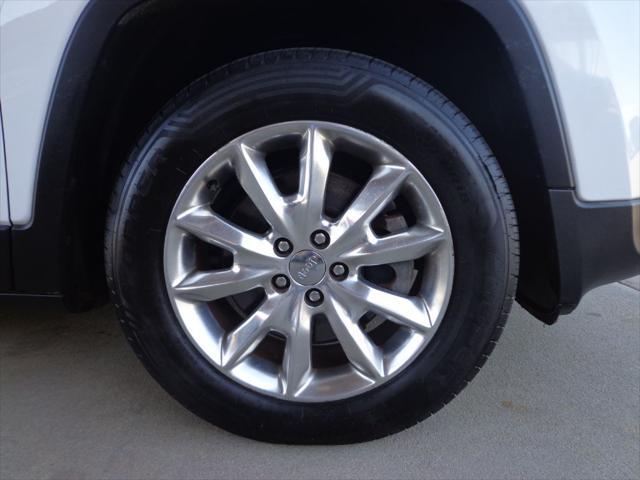 used 2015 Jeep Cherokee car, priced at $14,995