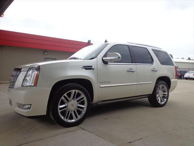 used 2012 Cadillac Escalade car, priced at $22,500