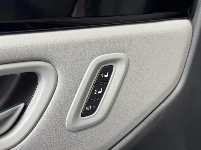 new 2025 Honda Pilot car, priced at $47,967