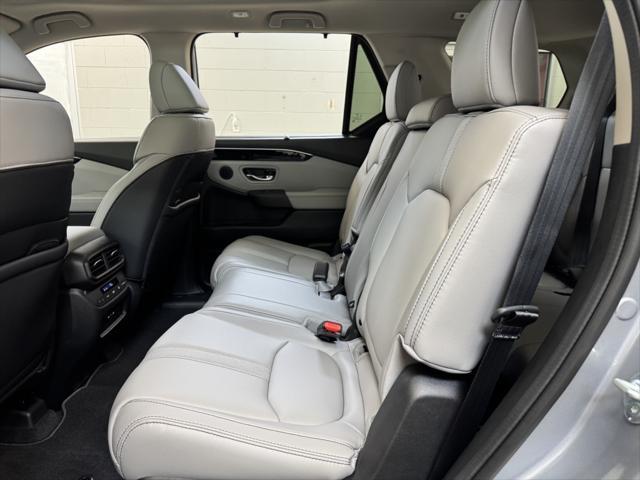 new 2025 Honda Pilot car, priced at $47,967
