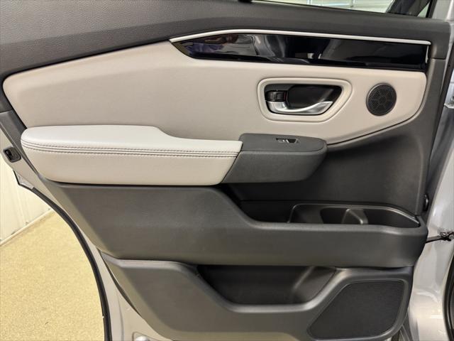 new 2025 Honda Pilot car, priced at $47,967