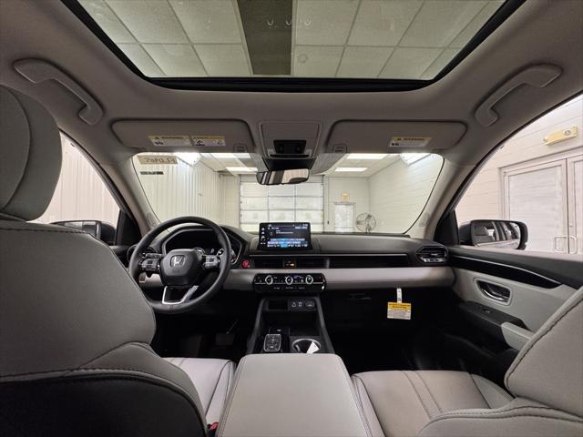 new 2025 Honda Pilot car, priced at $47,967
