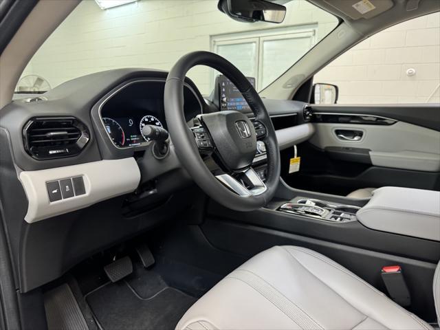 new 2025 Honda Pilot car, priced at $47,967