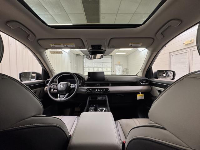 new 2025 Honda Pilot car