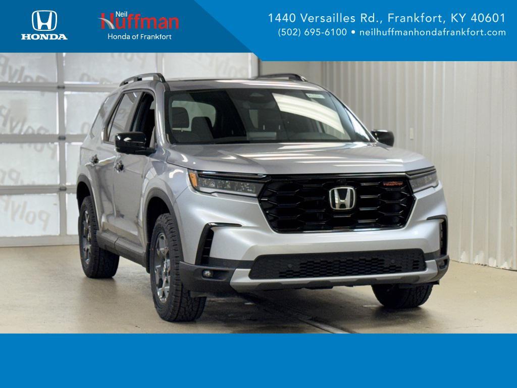 new 2025 Honda Pilot car, priced at $48,335