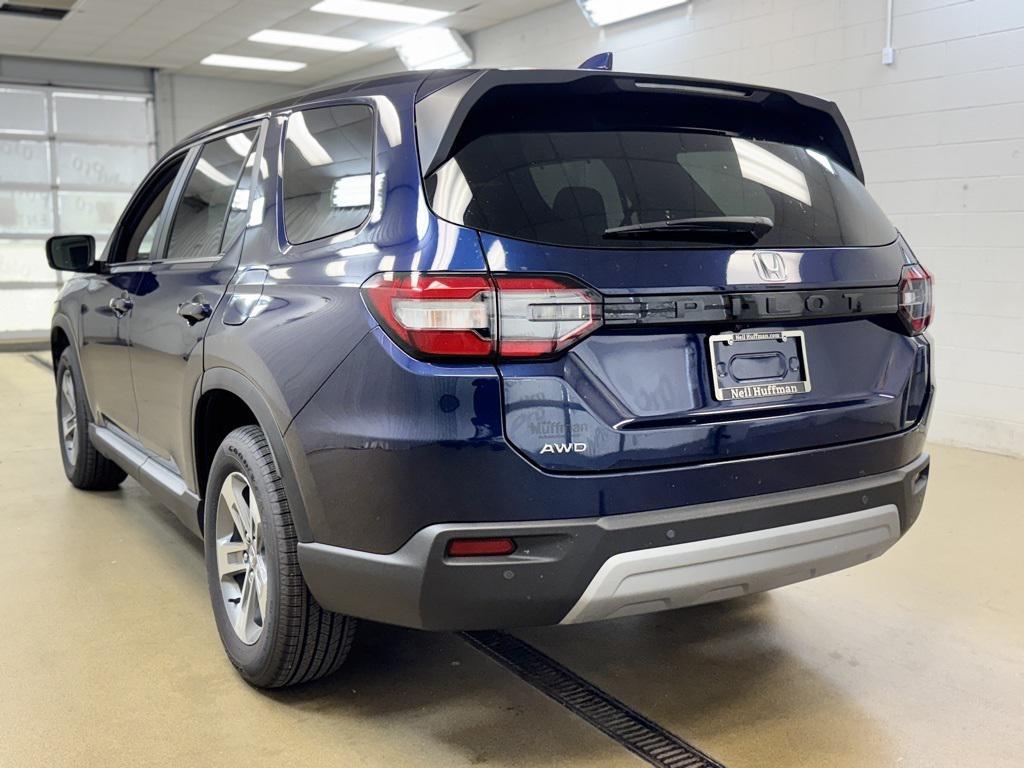 new 2025 Honda Pilot car, priced at $45,450
