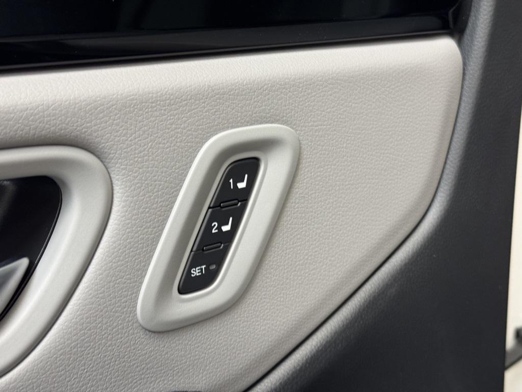 new 2025 Honda Pilot car, priced at $48,275