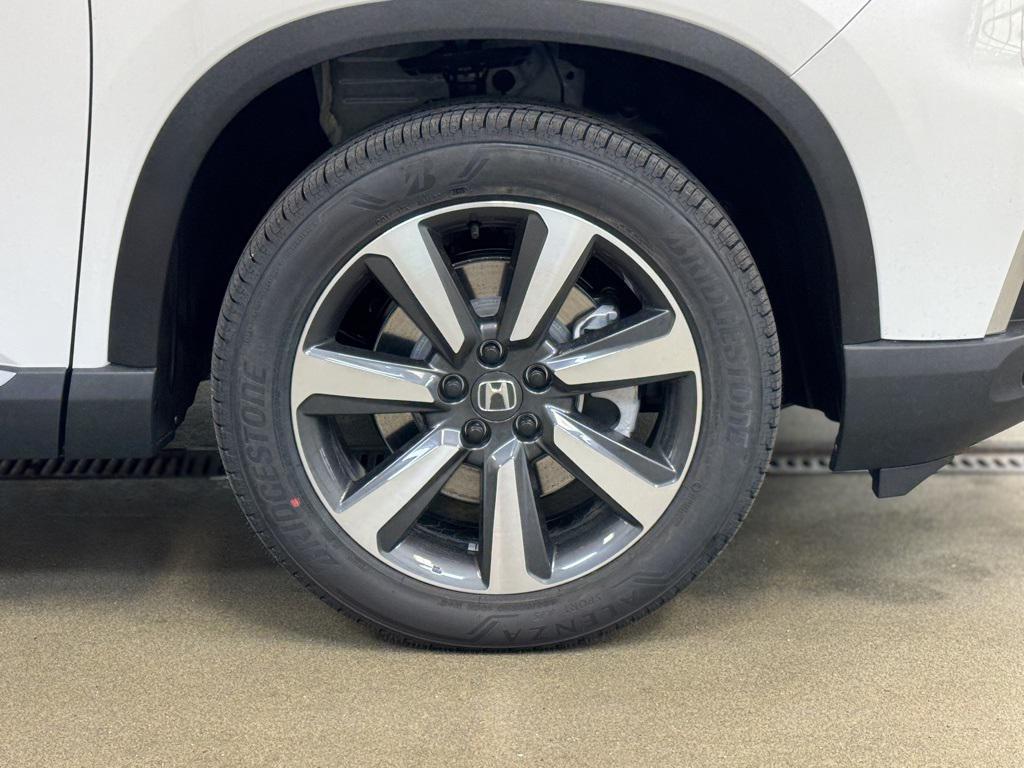 new 2025 Honda Pilot car, priced at $48,275