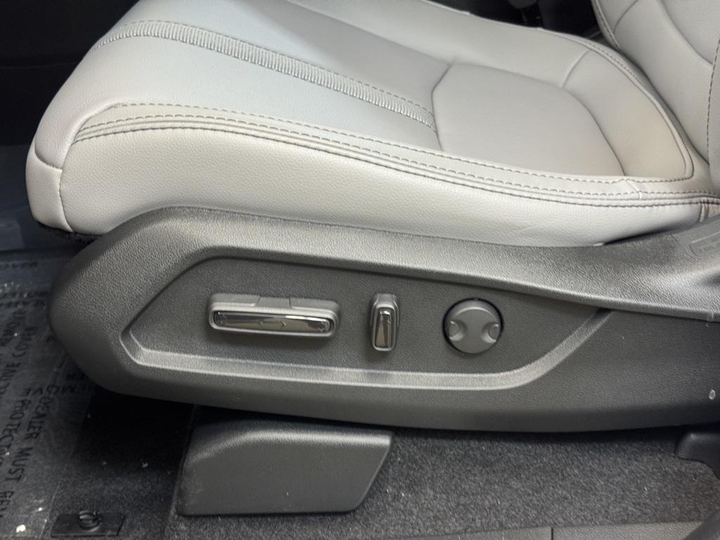 new 2025 Honda Pilot car, priced at $48,275