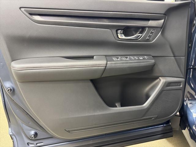 new 2026 Honda CR-V Hybrid car, priced at $40,450
