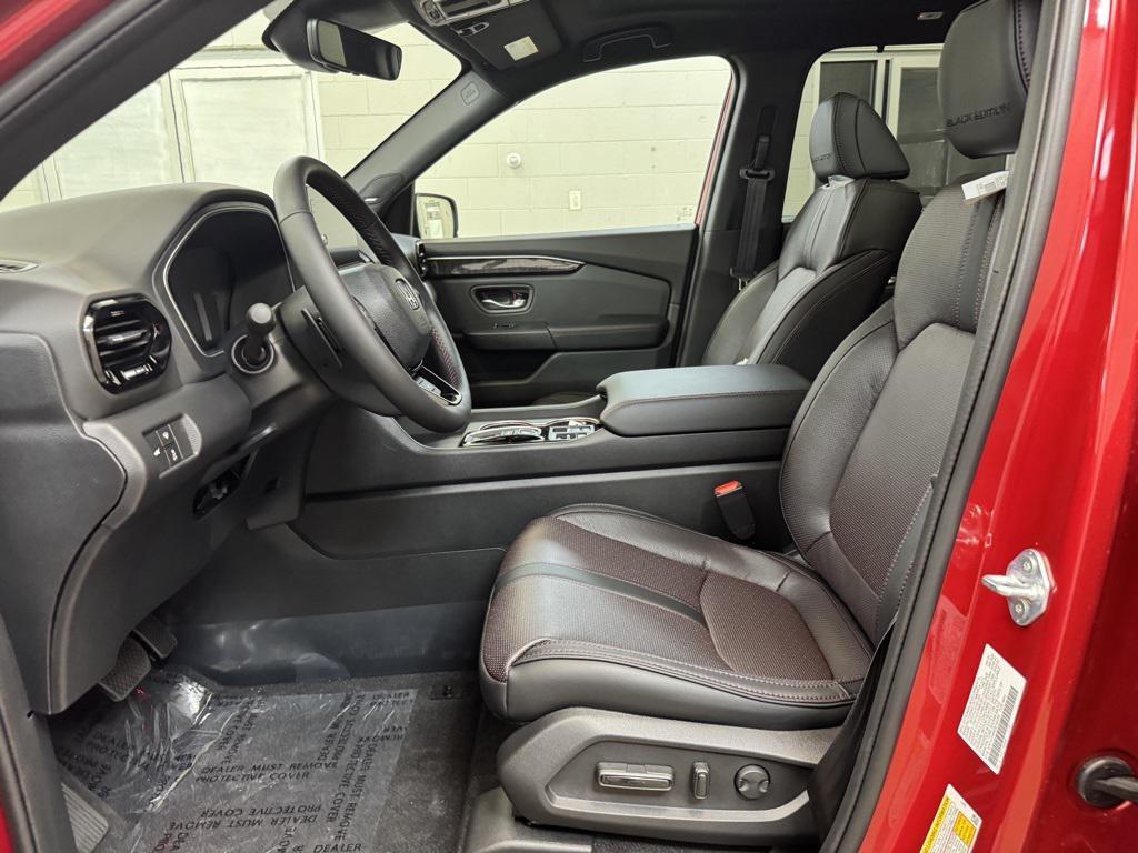 new 2025 Honda Pilot car, priced at $54,127