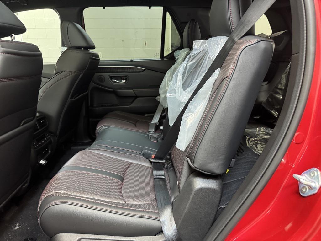 new 2025 Honda Pilot car, priced at $54,127