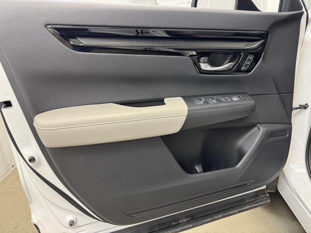 used 2025 Honda CR-V car, priced at $35,474