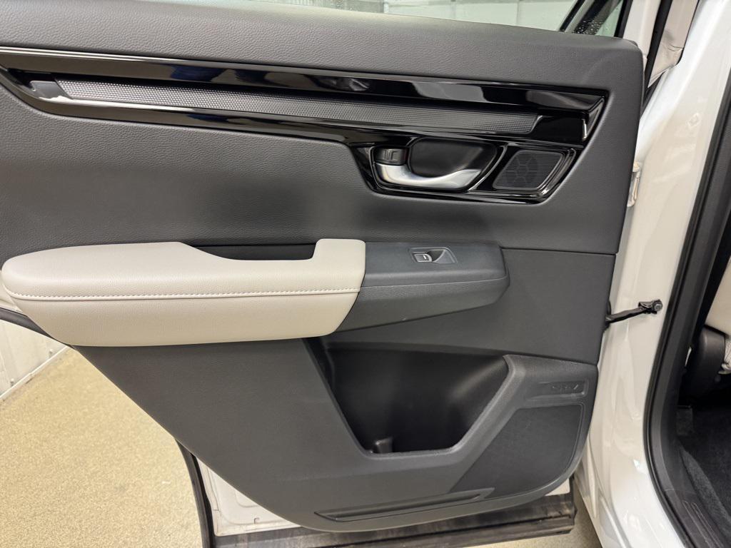 used 2025 Honda CR-V car, priced at $35,474