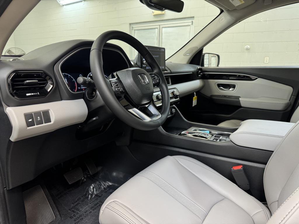 new 2025 Honda Pilot car