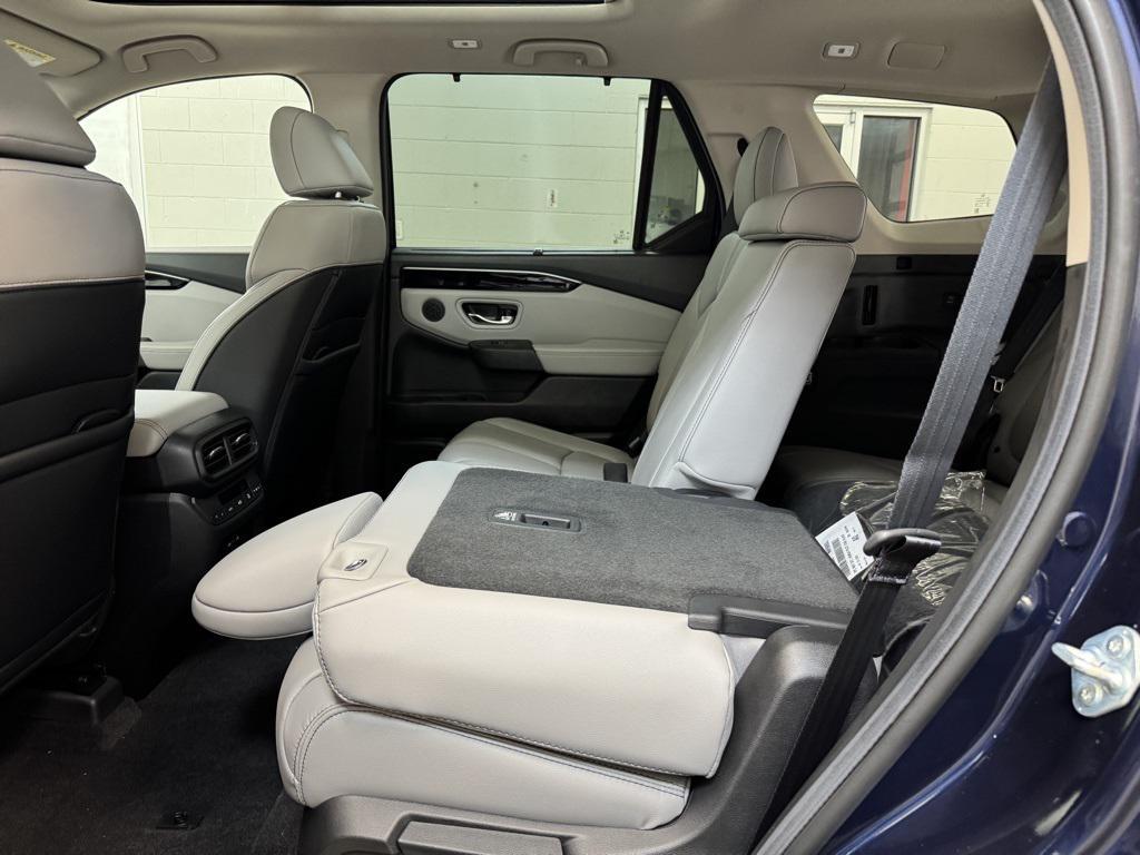 new 2025 Honda Pilot car