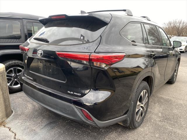 used 2021 Toyota Highlander car, priced at $35,994