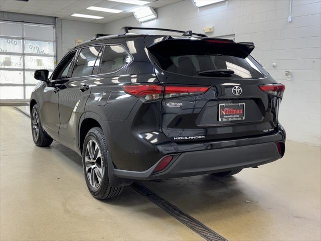 used 2021 Toyota Highlander car, priced at $31,600