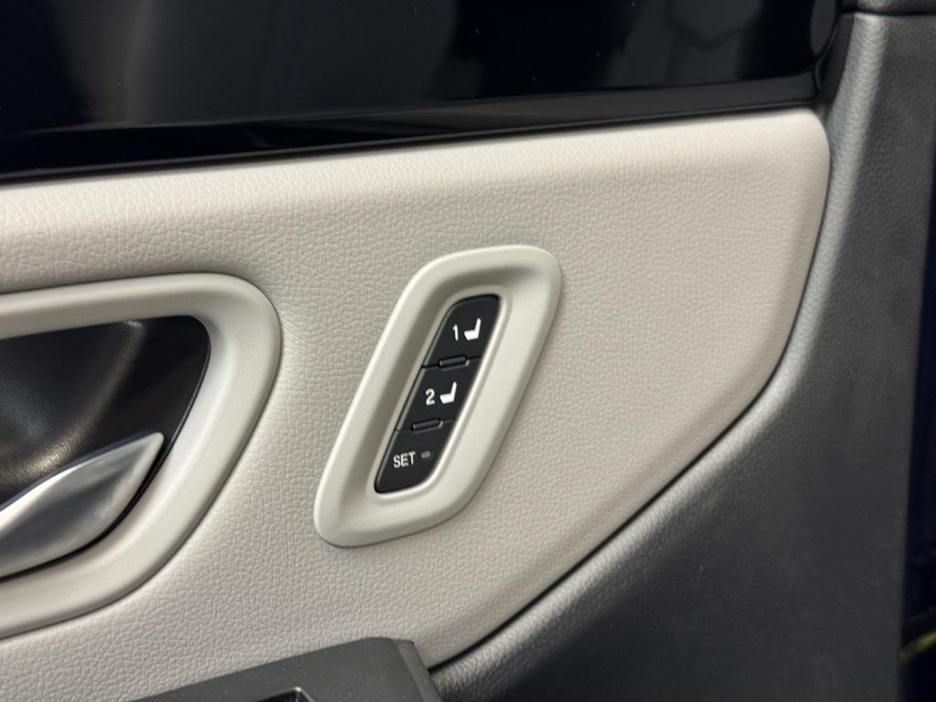 new 2025 Honda Pilot car, priced at $44,816