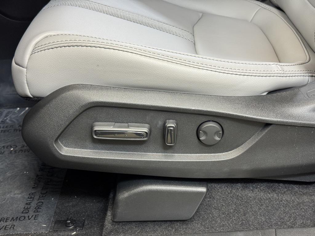 new 2025 Honda Pilot car, priced at $44,816