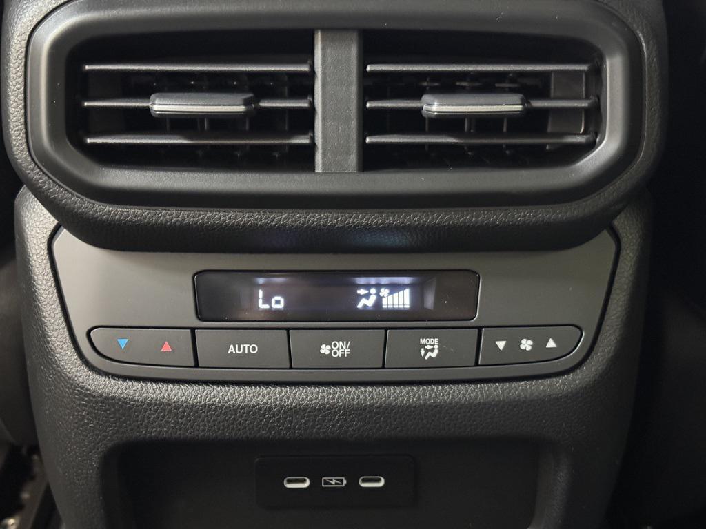 new 2025 Honda Pilot car, priced at $44,816