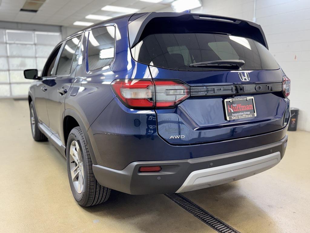 new 2025 Honda Pilot car, priced at $44,816