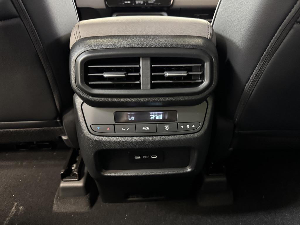 new 2025 Honda Pilot car, priced at $44,816