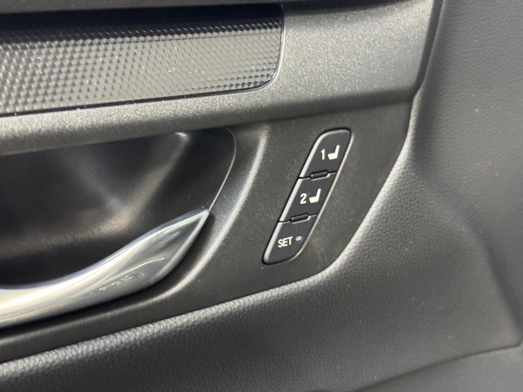 new 2026 Honda CR-V Hybrid car, priced at $40,015