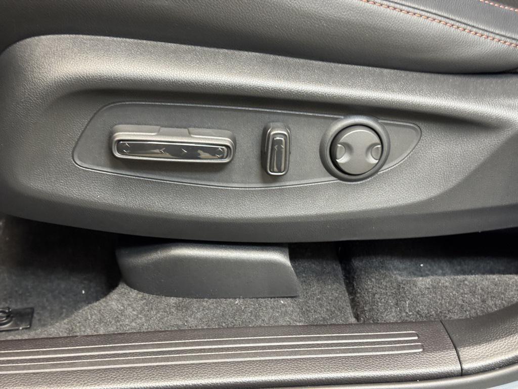 new 2026 Honda CR-V Hybrid car, priced at $40,015