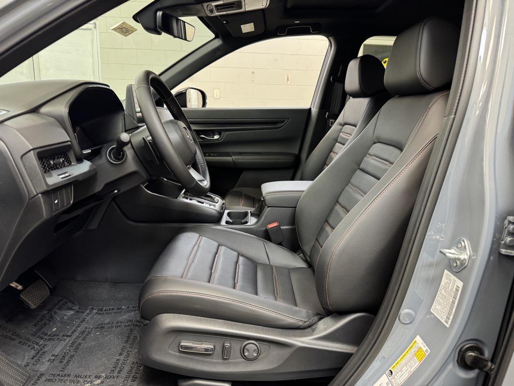 new 2026 Honda CR-V Hybrid car, priced at $40,015