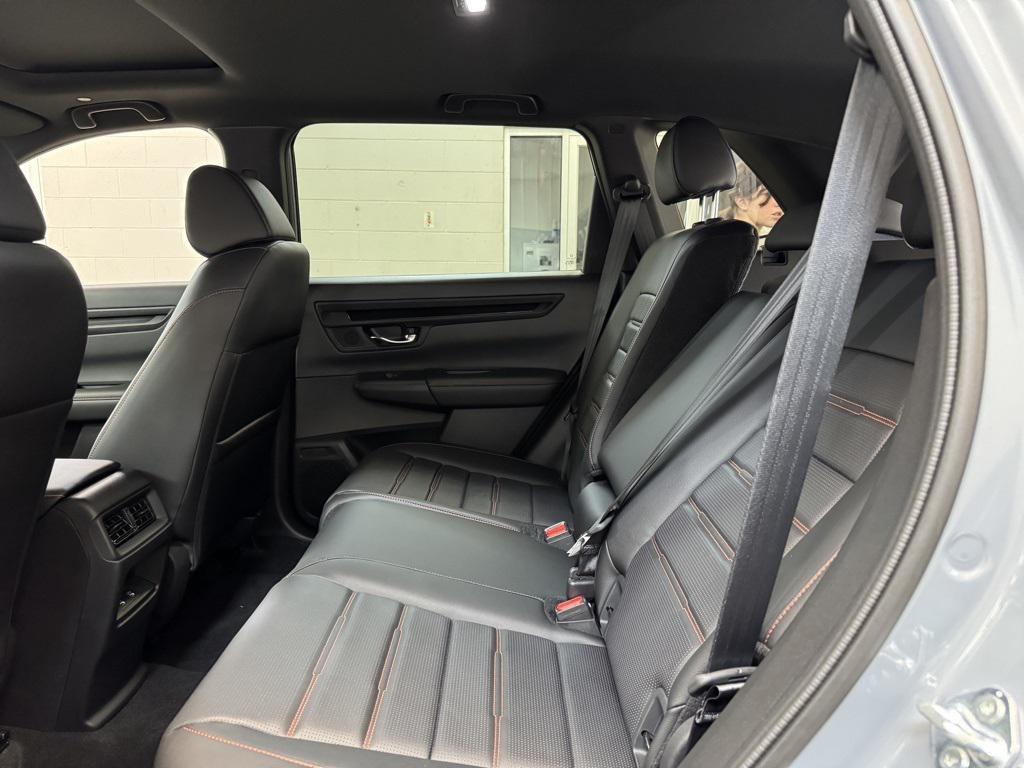 new 2026 Honda CR-V Hybrid car, priced at $40,015
