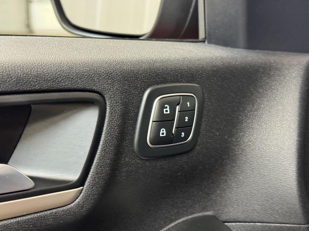 used 2022 Ford Escape car, priced at $21,617