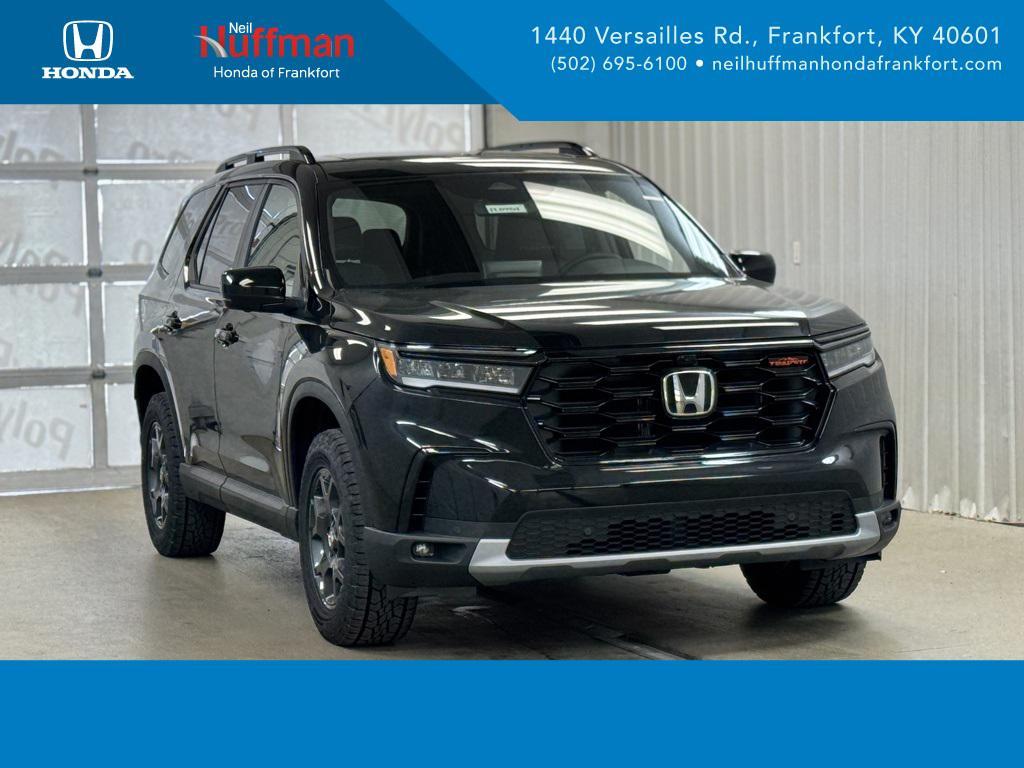 new 2025 Honda Pilot car, priced at $47,833