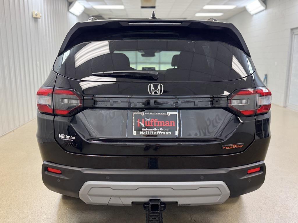 new 2025 Honda Pilot car, priced at $47,833