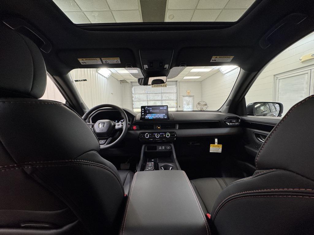 new 2025 Honda Pilot car, priced at $47,833