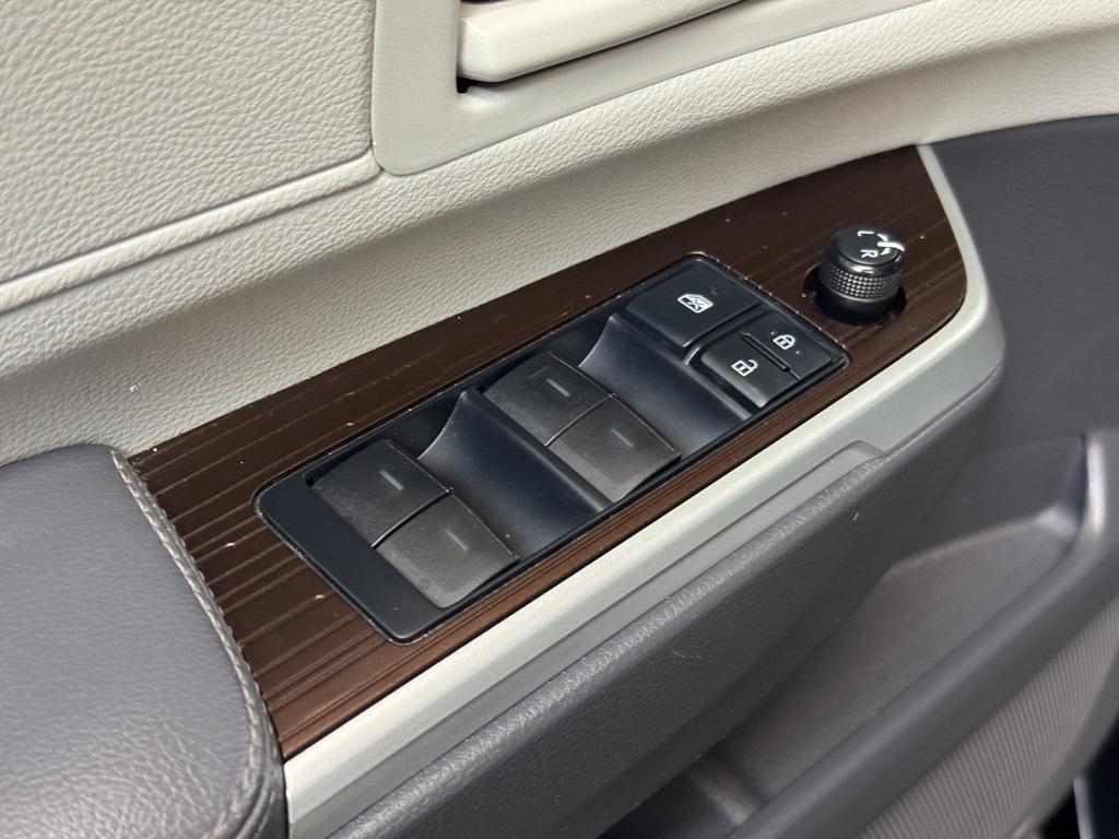 used 2021 Toyota Sienna car, priced at $30,586