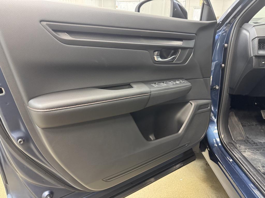 new 2026 Honda CR-V Hybrid car, priced at $38,988