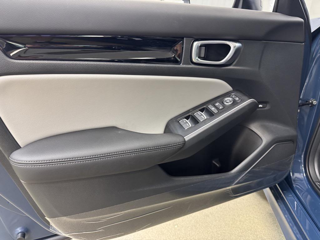 new 2025 Honda Civic Hybrid car, priced at $31,553