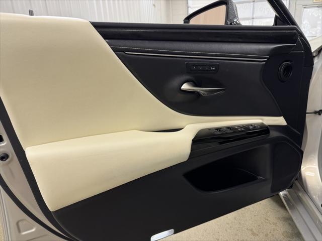 used 2022 Lexus ES 250 car, priced at $34,885