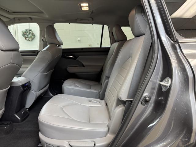 used 2021 Toyota Highlander car, priced at $34,350