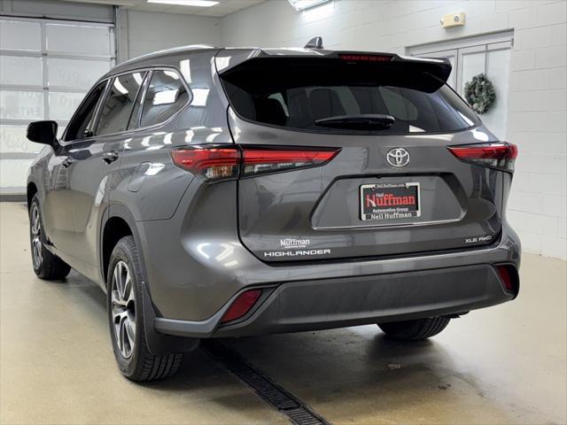 used 2021 Toyota Highlander car, priced at $34,350