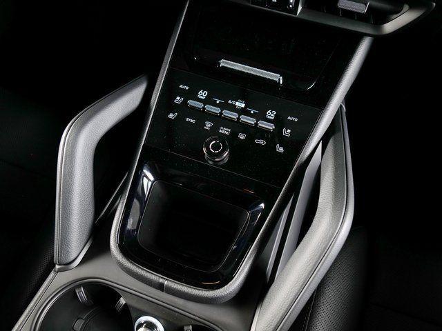 new 2025 Porsche Cayenne car, priced at $105,085