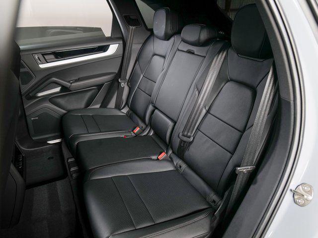 new 2025 Porsche Cayenne car, priced at $105,085