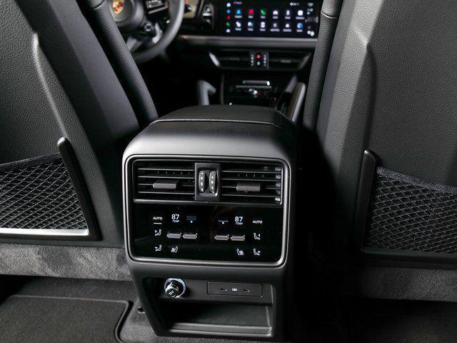 new 2025 Porsche Cayenne car, priced at $105,085