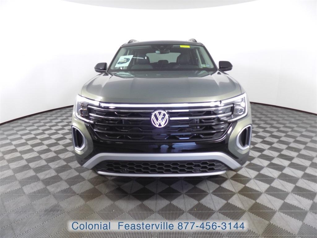 new 2025 Volkswagen Atlas car, priced at $47,951