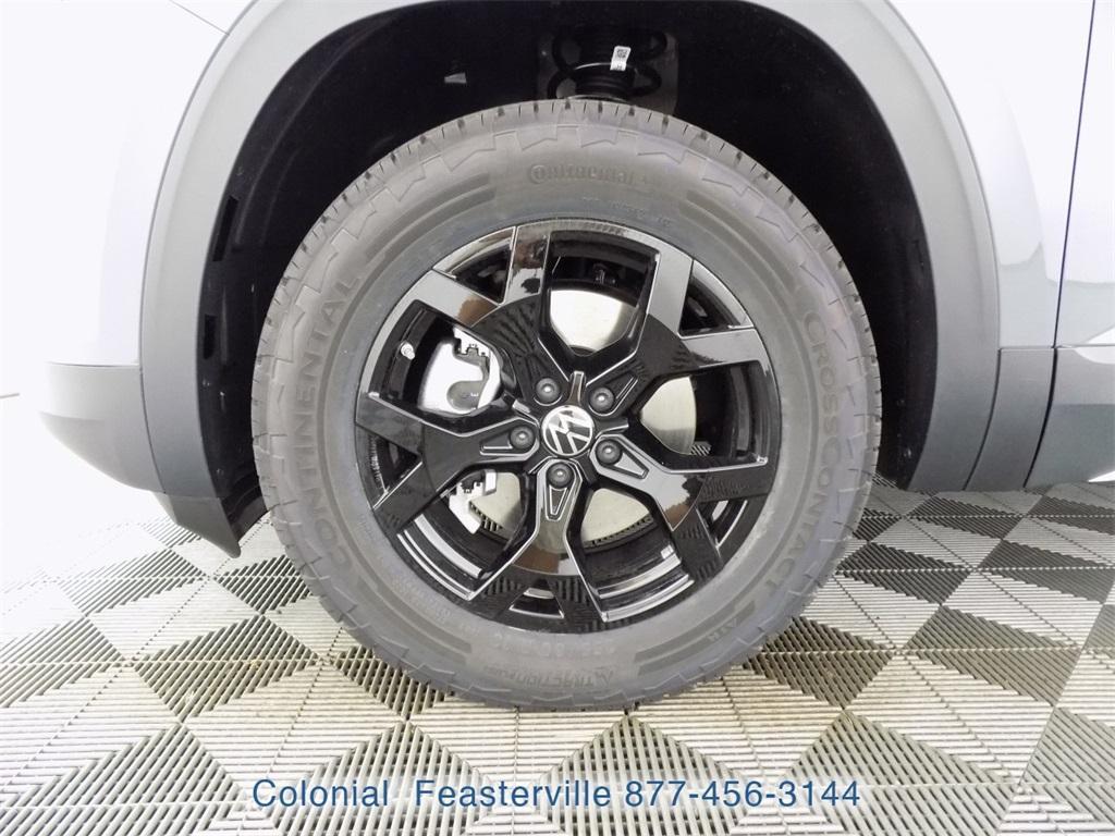 new 2025 Volkswagen Atlas car, priced at $46,906