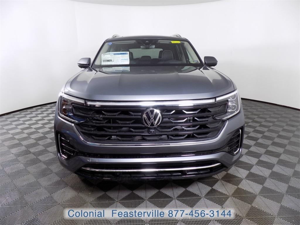 new 2025 Volkswagen Atlas car, priced at $52,130