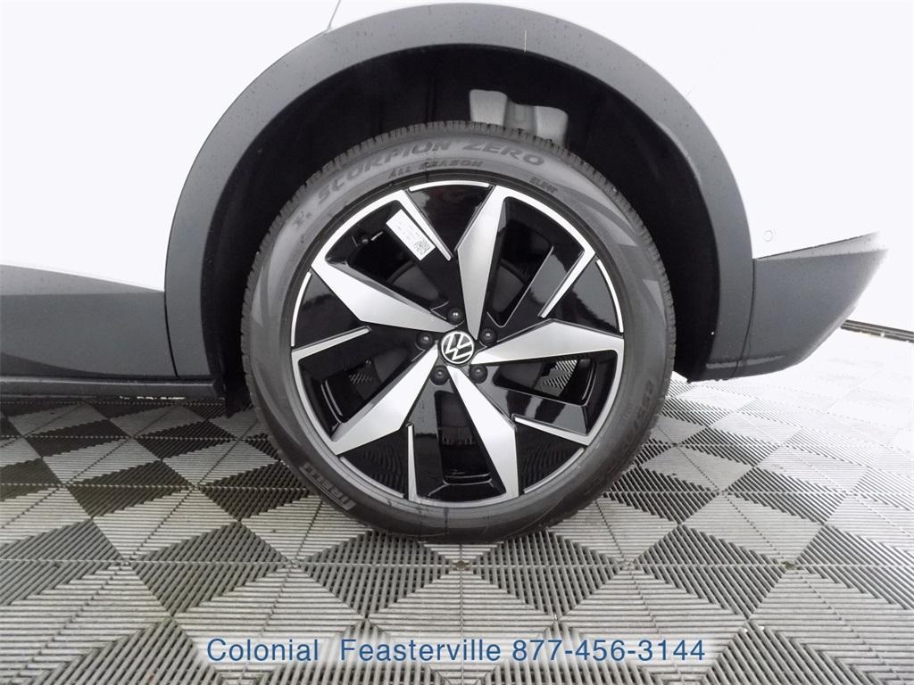 new 2025 Volkswagen ID.4 car, priced at $51,826