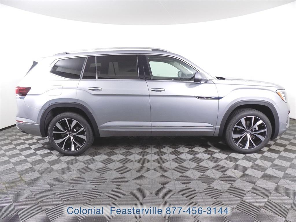 new 2025 Volkswagen Atlas car, priced at $55,136