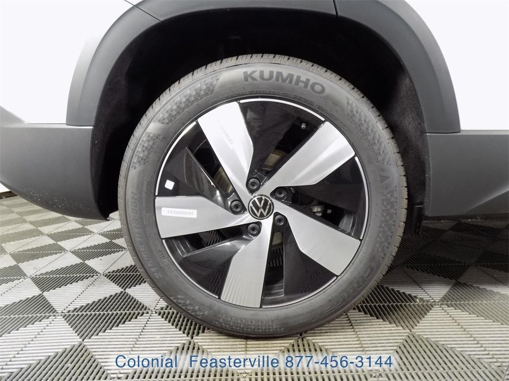 new 2025 Volkswagen Taos car, priced at $25,547
